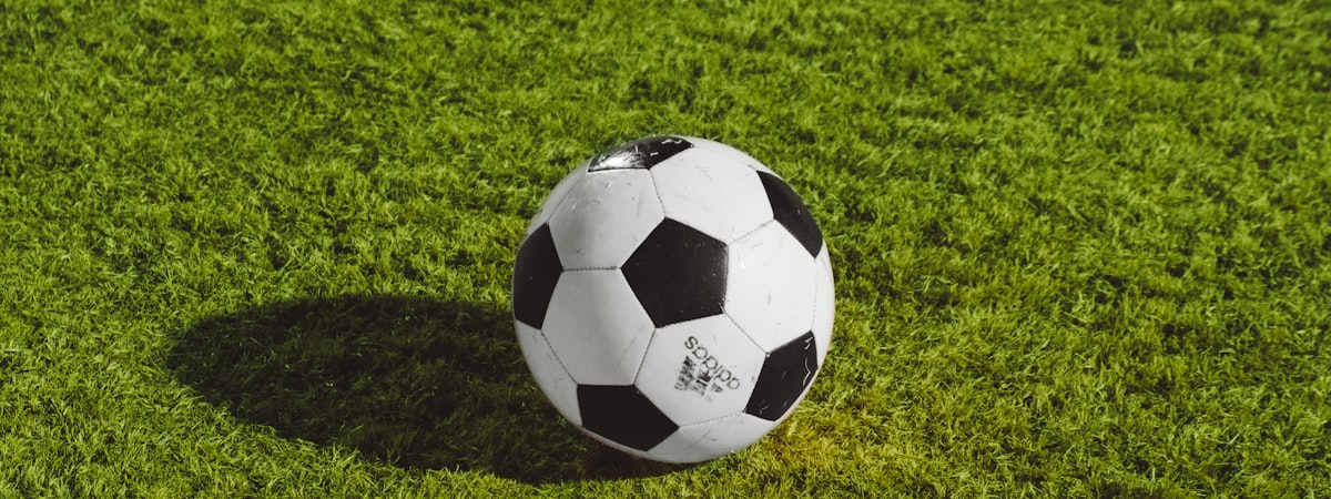 现代分布式流媒体技术保障足球直播高清流畅画面