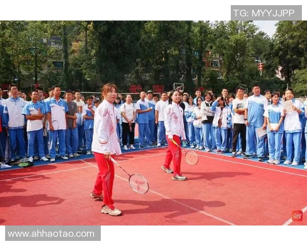 陈芳独家分享网球心得与技巧助你提升球技的秘诀与经验总结